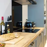 Дом отдыха Castle View H Tub & Ev Charger Sleeps 6 East Ayton