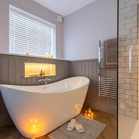 Castle View H Tub & Ev Charger Sleeps 6 *